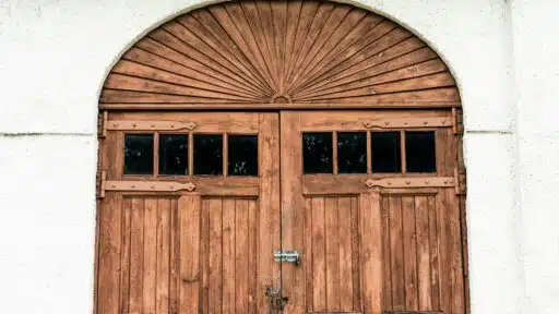 Why Durability and Aesthetic Make Wood Doors Ideal for Businesses