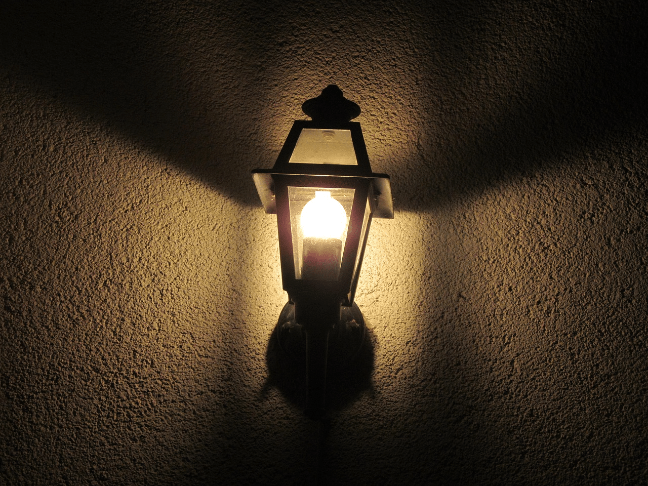 Maximize Ambiance with Stylish Wall Sconces Lighting