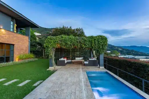 Pool Maintenance Los Angeles: Expert Tips for a Crystal-Clear Pool