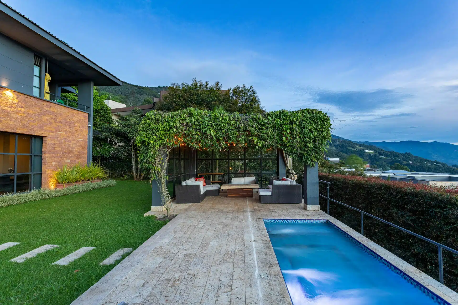 Pool Maintenance Los Angeles: Expert Tips for a Crystal-Clear Pool