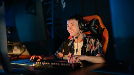 How to Stay Focused and Avoid Chasing Losses While Playing Online