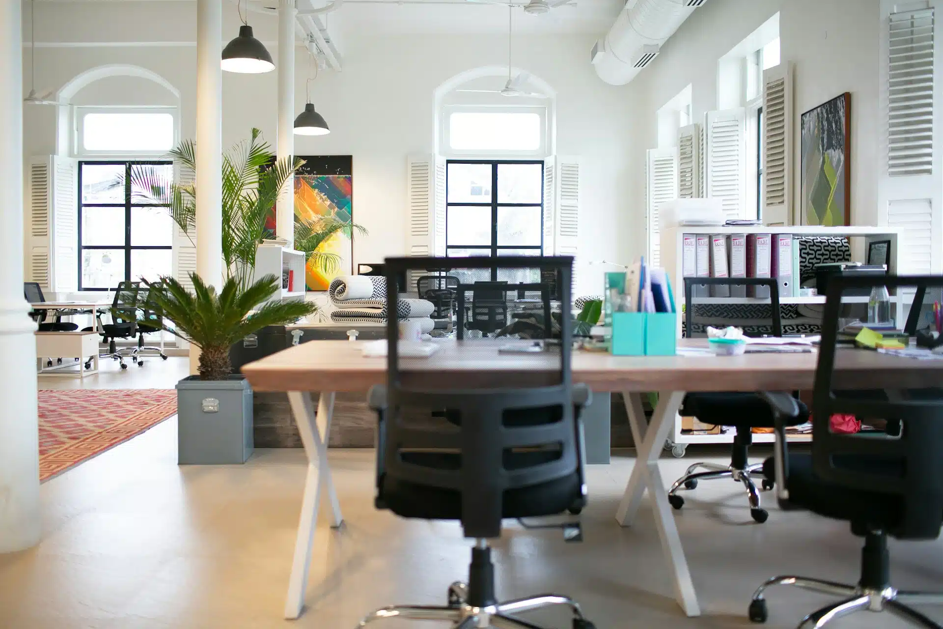 Choosing the Right Office Chair: Comfort, Health, and Productivity