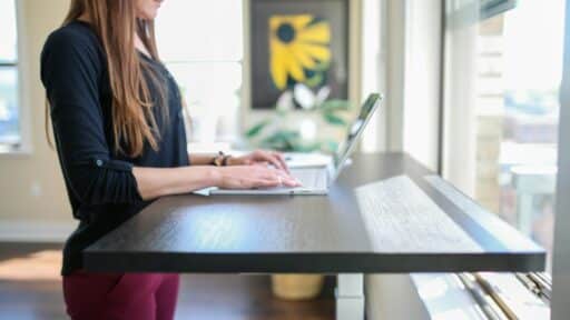 The Health Benefits of Sit-Stand Desks Backed by Science