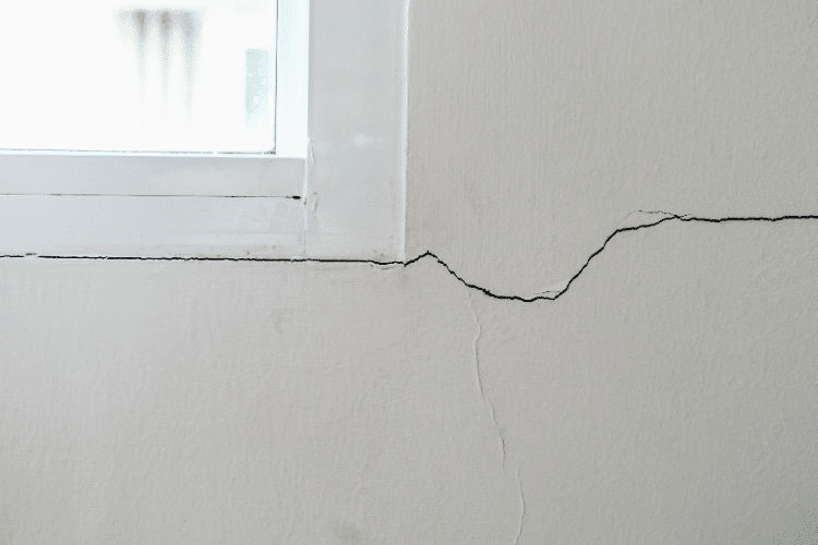 Crack in wall
