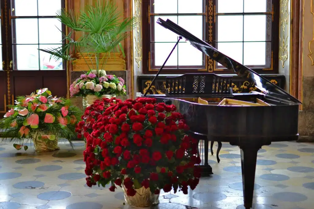 Piano stand