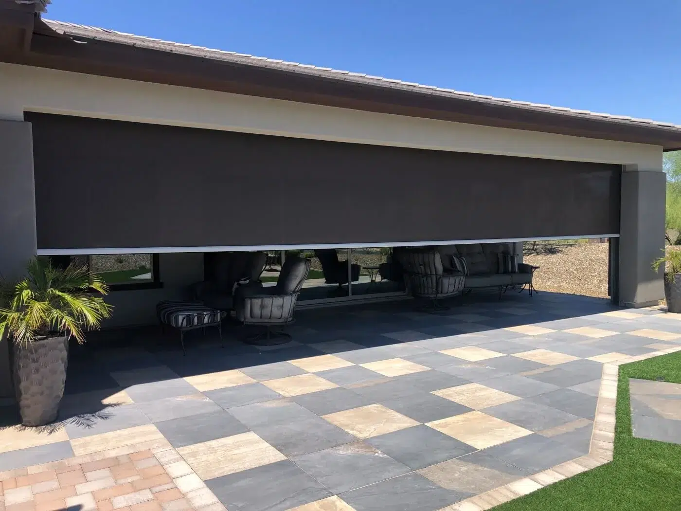 How Do Solar Roller Screens Reduce Heat on Patios and Outdoor Areas?