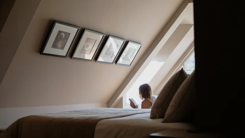 art placement for angled wall bedrooms