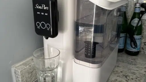 A renter shares a 6-month real-life review of using a countertop reverse osmosis system, covering installation, daily use, noise, wastewater, and what actually matters beyond product specs.