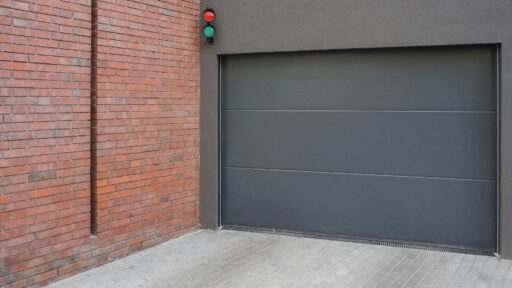 Top Tips on What Homebuyers Notice First About Your Garage Door