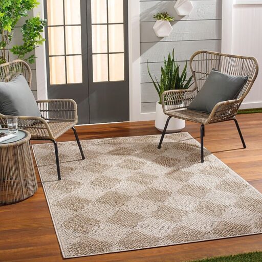 Layering Outdoor Rugs: A Trendy Way to Style Your Patio