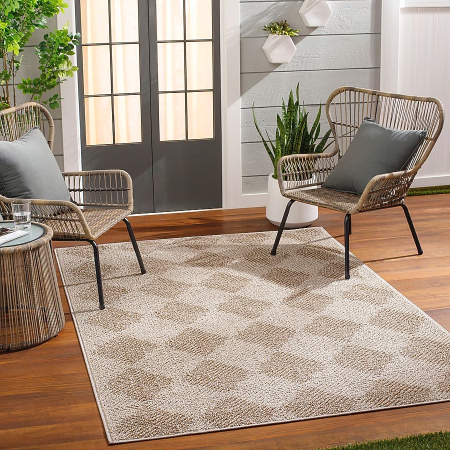 Layering Outdoor Rugs: A Trendy Way to Style Your Patio