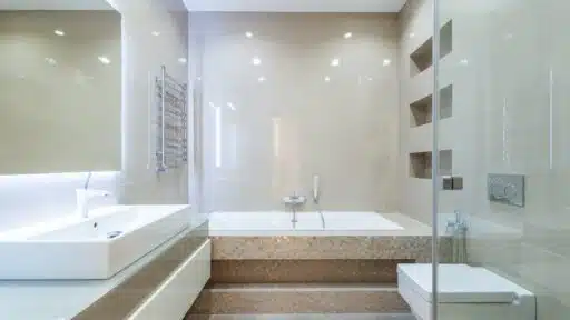 Corner Tubs vs Freestanding Tubs: Which Makes a Bigger Impact?