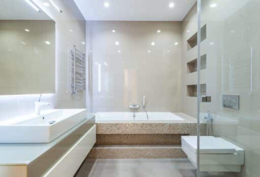 Corner Tubs vs Freestanding Tubs: Which Makes a Bigger Impact?