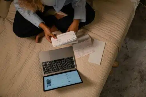 How a Better Checking Account Can Support Better Homemaking