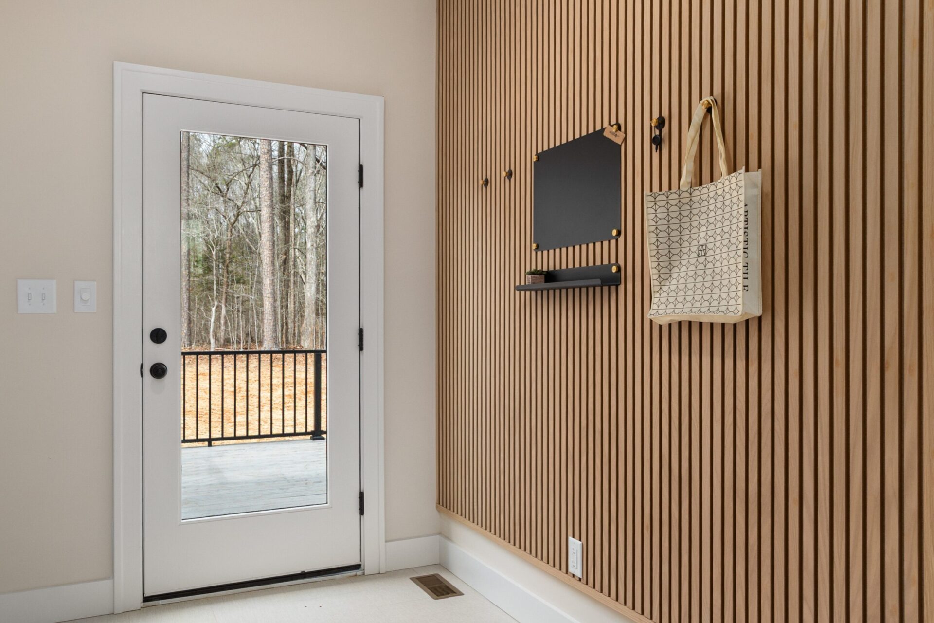 Smart Entryway Upgrades for a Cleaner, More Organized Home