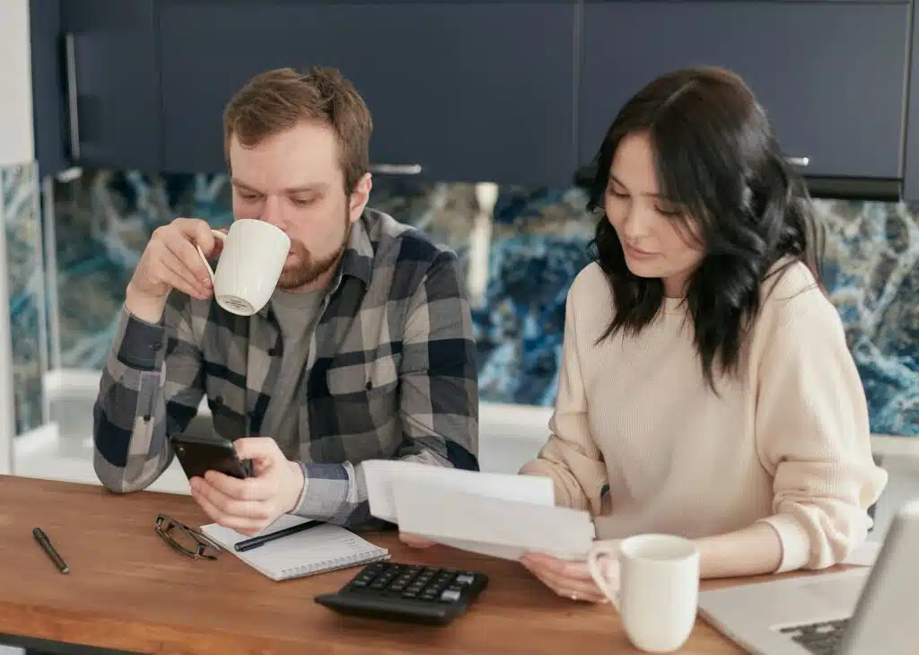 What to Look for In a Household-Friendly Checking Account