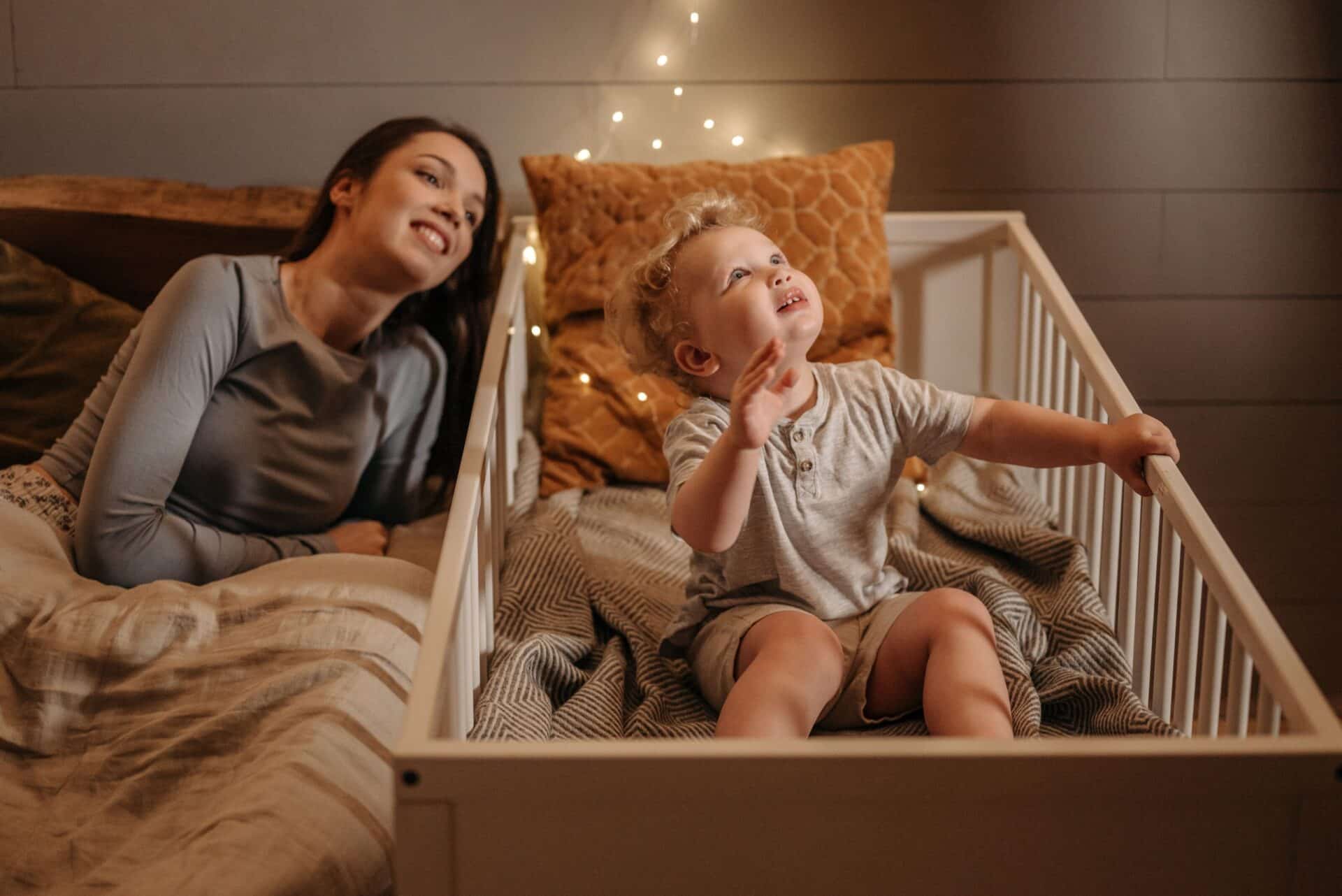 Toddler bed with rails: top 7 solutions for transitioning your toddler to their own bed