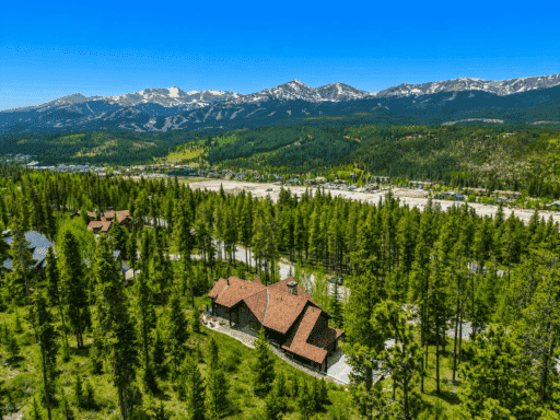 Beyond the View: What Makes a Mountain Home Truly Work Year-Round